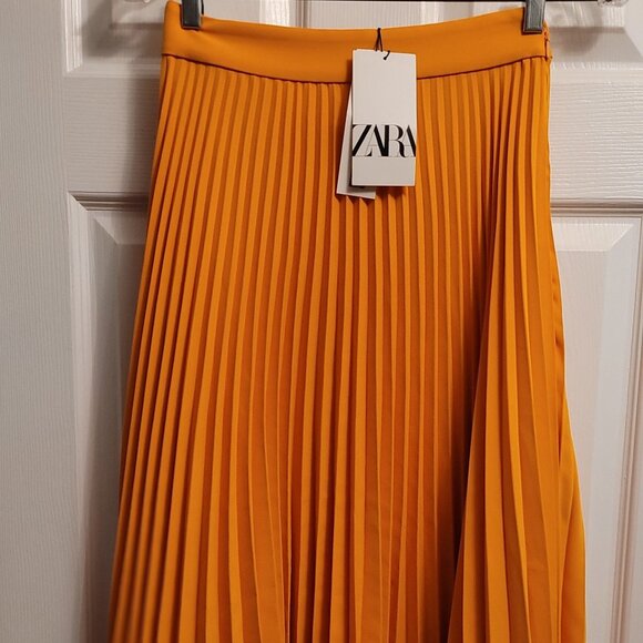 ✨NWT✨ZARA Beautiful Pleated Midi Skirt - Picture 3 of 7